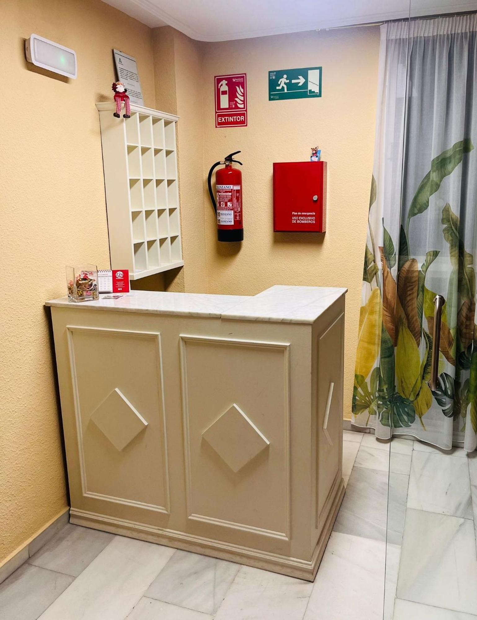 Pension Ana Belen Granada Buitenkant foto